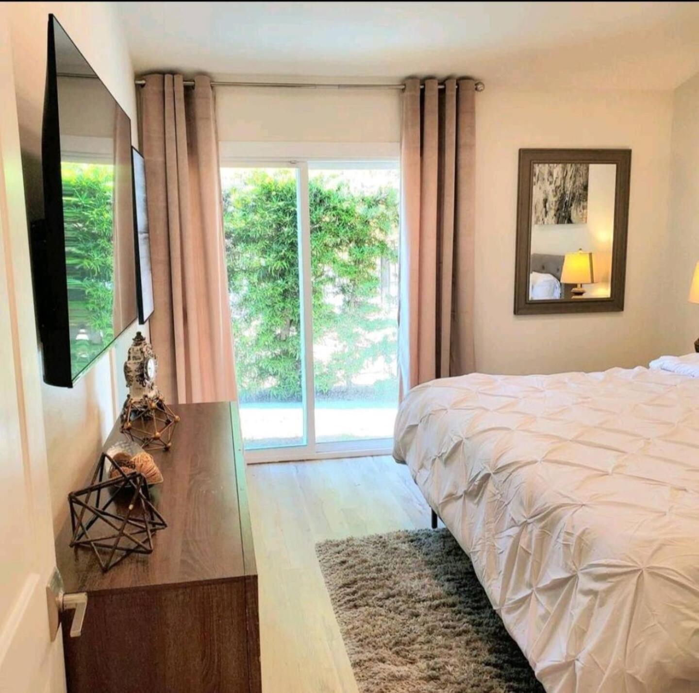 הוילה לוס אנג'לס Spacious 4Bed 2Bath, Gated Pool, Wi-Fi, Garage מראה חיצוני תמונה